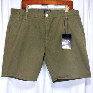 Boohoo MAN Flat Front Classic Chino‎ Shorts Olive Green Size 38 NWT